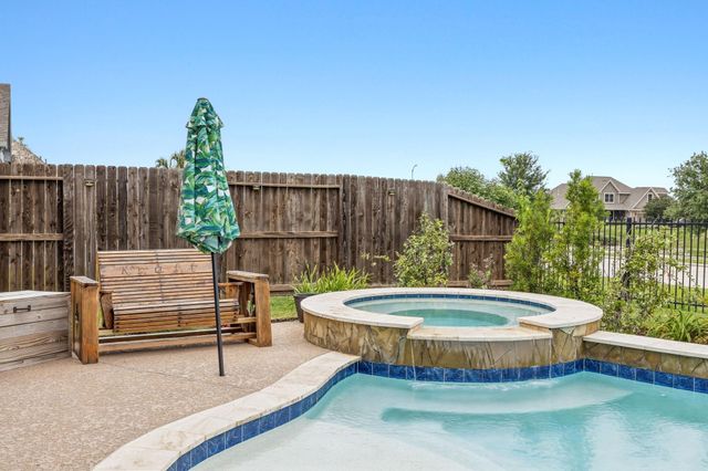 14511 Meadowlands Drive, Mont Belvieu, TX 77523