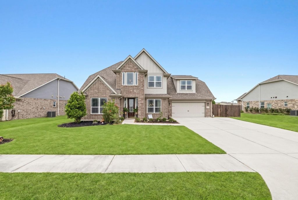 14511 Meadowlands Drive, Mont Belvieu, TX 77523