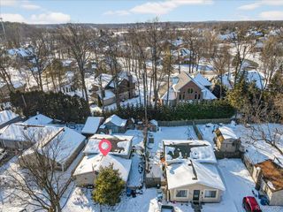 1324 Hendricks Way, Waterford Charter Township, MI 48328