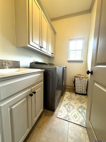 6105 Beechgrove Ln, St Francisville, LA 70775