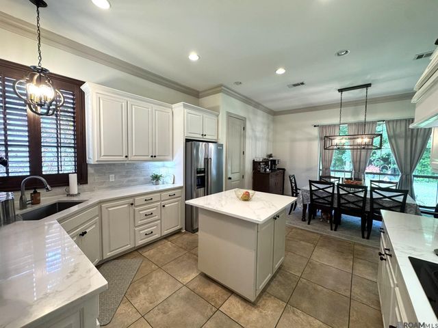 6105 Beechgrove Ln, St Francisville, LA 70775