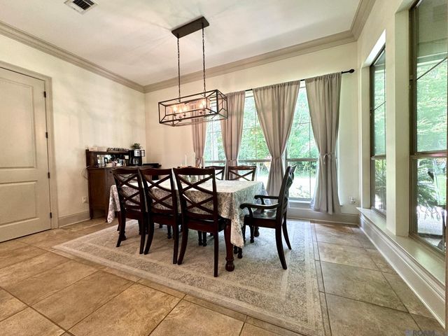 6105 Beechgrove Ln, St Francisville, LA 70775