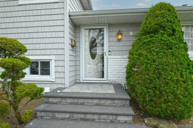 104 Charles Street, Massapequa, NY 11758
