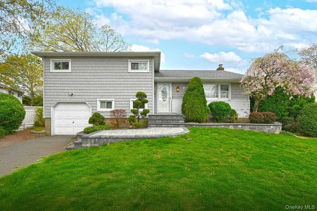 104 Charles Street, Massapequa, NY 11758