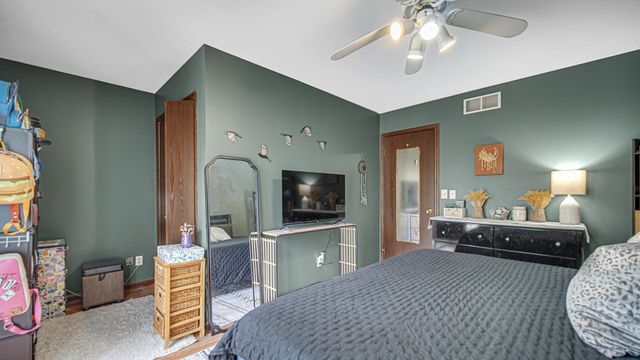 1601 Earthstone Drive 17, Valparaiso, IN 46383