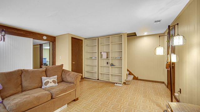 1601 Earthstone Drive 17, Valparaiso, IN 46383