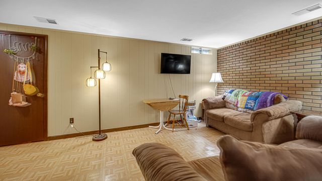 1601 Earthstone Drive 17, Valparaiso, IN 46383