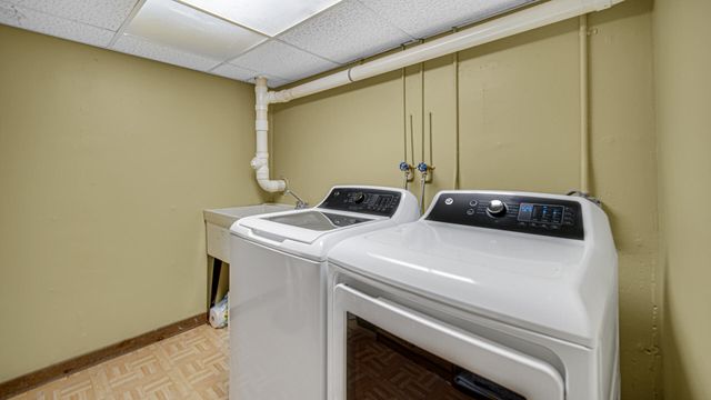 1601 Earthstone Drive 17, Valparaiso, IN 46383