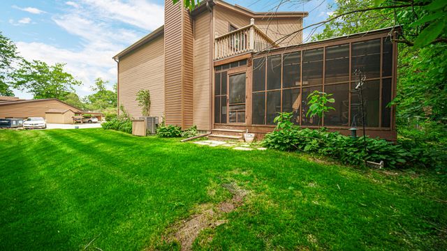 1601 Earthstone Drive 17, Valparaiso, IN 46383