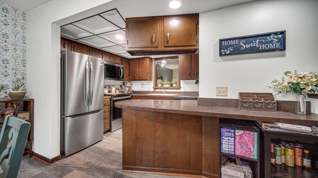 1601 Earthstone Drive 17, Valparaiso, IN 46383