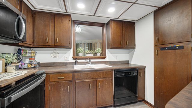 1601 Earthstone Drive 17, Valparaiso, IN 46383