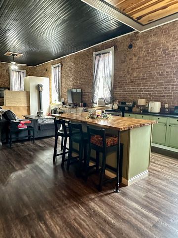 132 W COURT AVE, Selmer, TN 38375