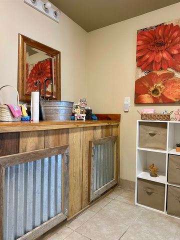 132 W COURT AVE, Selmer, TN 38375
