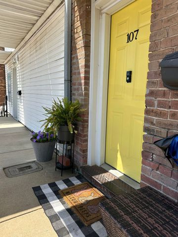 132 W COURT AVE, Selmer, TN 38375