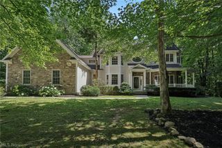 10685 Robert Lane, Chagrin Falls, OH 44023