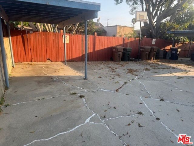 1136 W 109th Place, Los Angeles, CA 90044