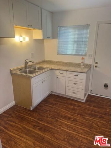 1136 W 109th Place, Los Angeles, CA 90044