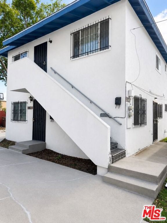 1136 W 109th Place, Los Angeles, CA 90044