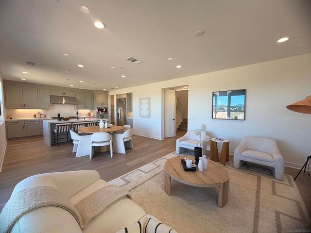 11305 Caminito Rodar, San Diego, CA 92126