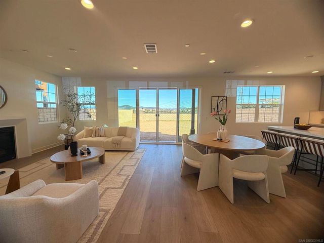 11305 Caminito Rodar, San Diego, CA 92126