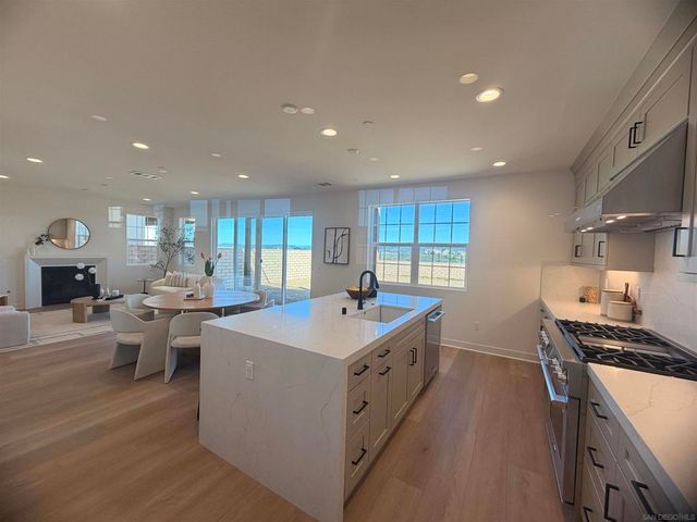 11305 Caminito Rodar, San Diego, CA 92126