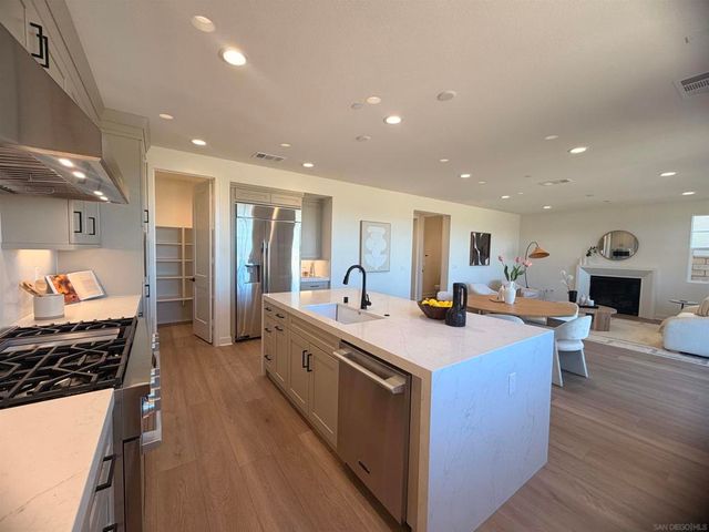 11305 Caminito Rodar, San Diego, CA 92126