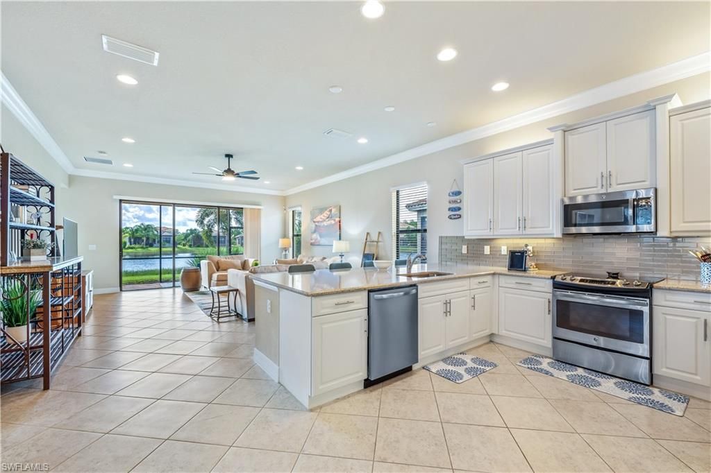 11520 Summerview WAY, FORT MYERS, FL 33913 — photo 4