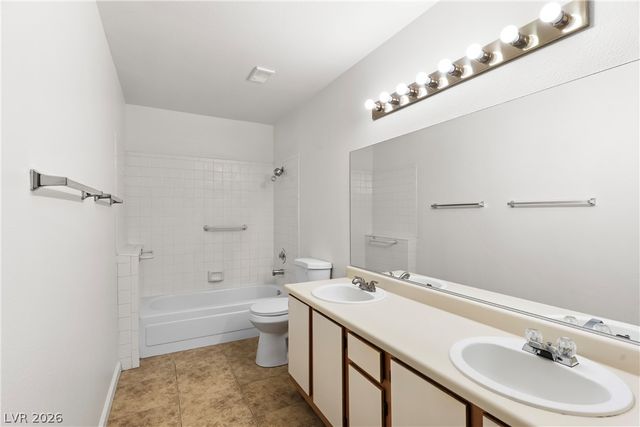 5191 Pioneer Avenue 204, Las Vegas, NV 89146