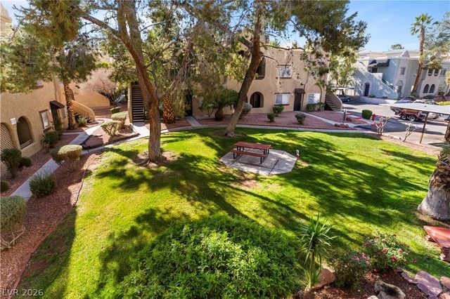 5191 Pioneer Avenue 204, Las Vegas, NV 89146