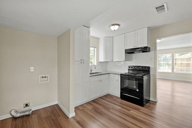 8244 Hartford Street, Houston, TX 77017