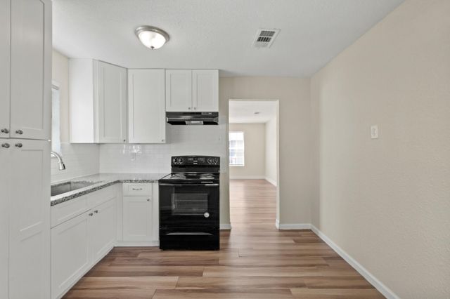 8244 Hartford Street, Houston, TX 77017