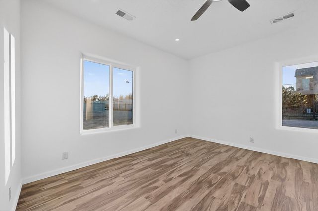 1022 Camino Del Bosque, Bernalillo, NM 87004