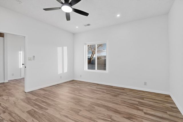 1022 Camino Del Bosque, Bernalillo, NM 87004