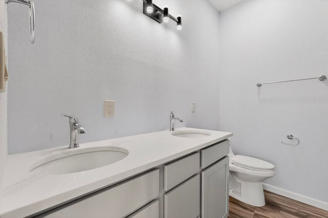 1022 Camino Del Bosque, Bernalillo, NM 87004