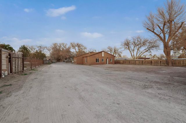 1022 Camino Del Bosque, Bernalillo, NM 87004