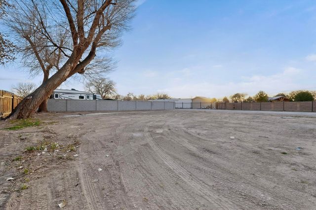 1022 Camino Del Bosque, Bernalillo, NM 87004