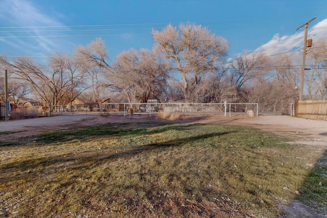 1022 Camino Del Bosque, Bernalillo, NM 87004