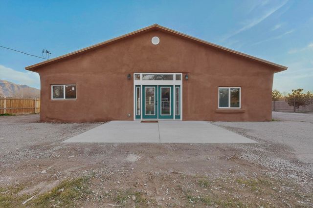 1022 Camino Del Bosque, Bernalillo, NM 87004