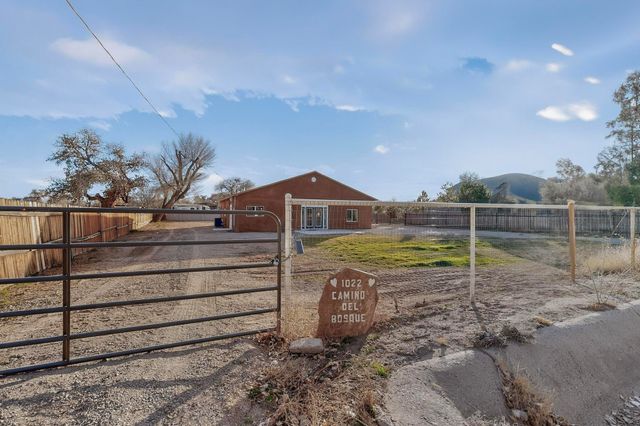 1022 Camino Del Bosque, Bernalillo, NM 87004