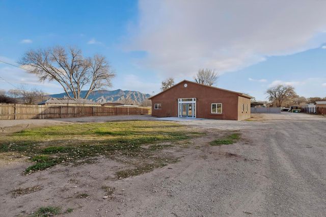 1022 Camino Del Bosque, Bernalillo, NM 87004