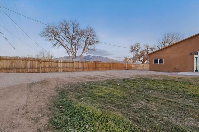 1022 Camino Del Bosque, Bernalillo, NM 87004