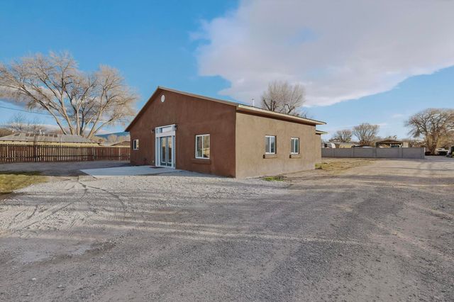 1022 Camino Del Bosque, Bernalillo, NM 87004