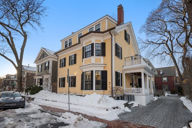 11 Hilliard 1, Cambridge, MA 02138