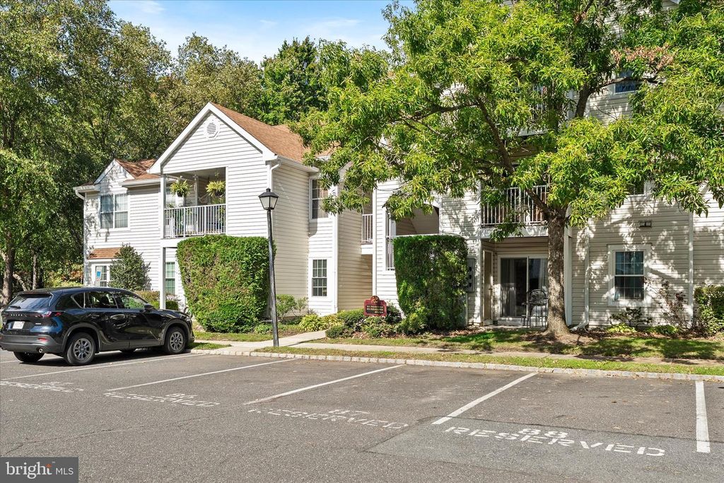 522 WALDEN CIR, ROBBINSVILLE, NJ 08691 — exterior