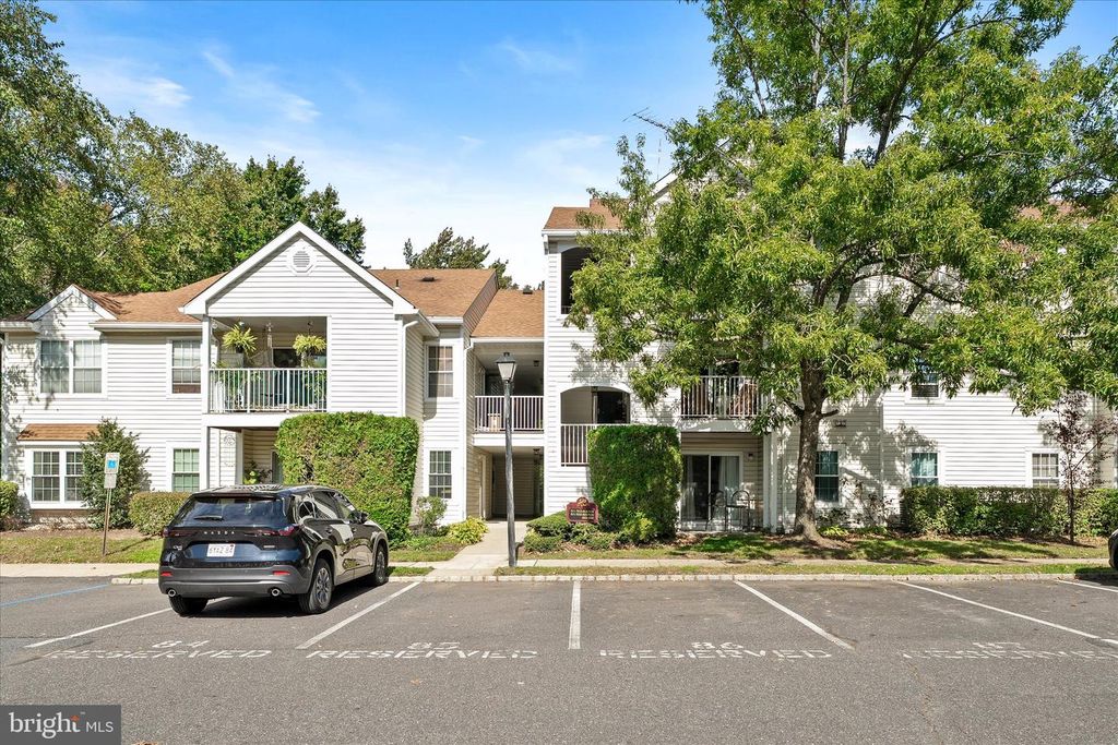 522 WALDEN CIR, ROBBINSVILLE, NJ 08691 — photo 2