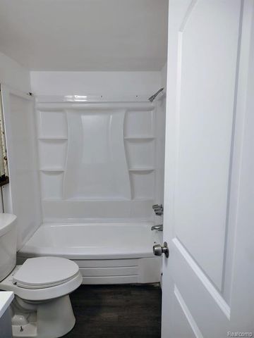 10101 Cadieux Road, Detroit, MI 48224