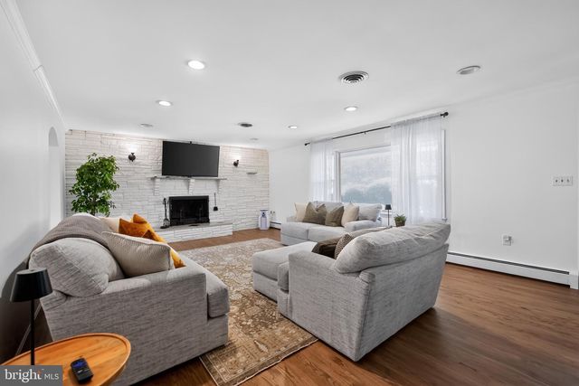 2901 FRANCIS DR, Frederick, MD 21704