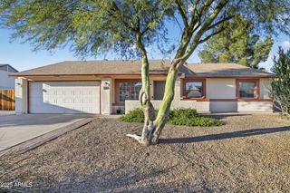 6820 W SUNNYSIDE Drive, Peoria, AZ 85345