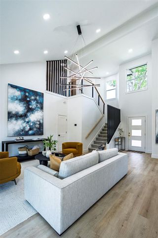 9111 Hazelhurst DR, Austin, TX 78729