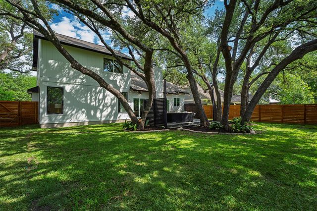 9111 Hazelhurst DR, Austin, TX 78729